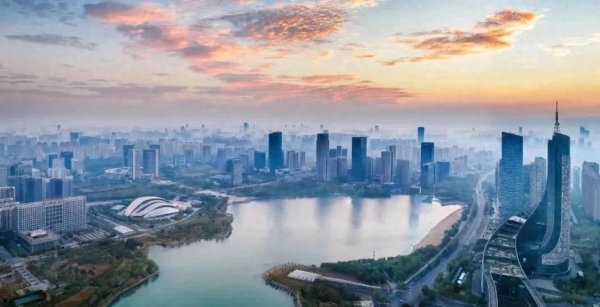 创盈配资 合肥跟南京产业差在哪？服务业才是关键！